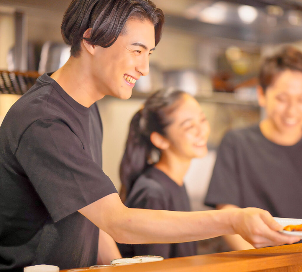 「おいしいお肉」と「笑顔」をお届けするホールスタッフ募集中